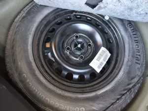 Foto de RUEDA DE REPUESTO OPEL CORSA D 1.2 16V CAT (Z 12 XEP / LB4) (80 CV / 59 KW)