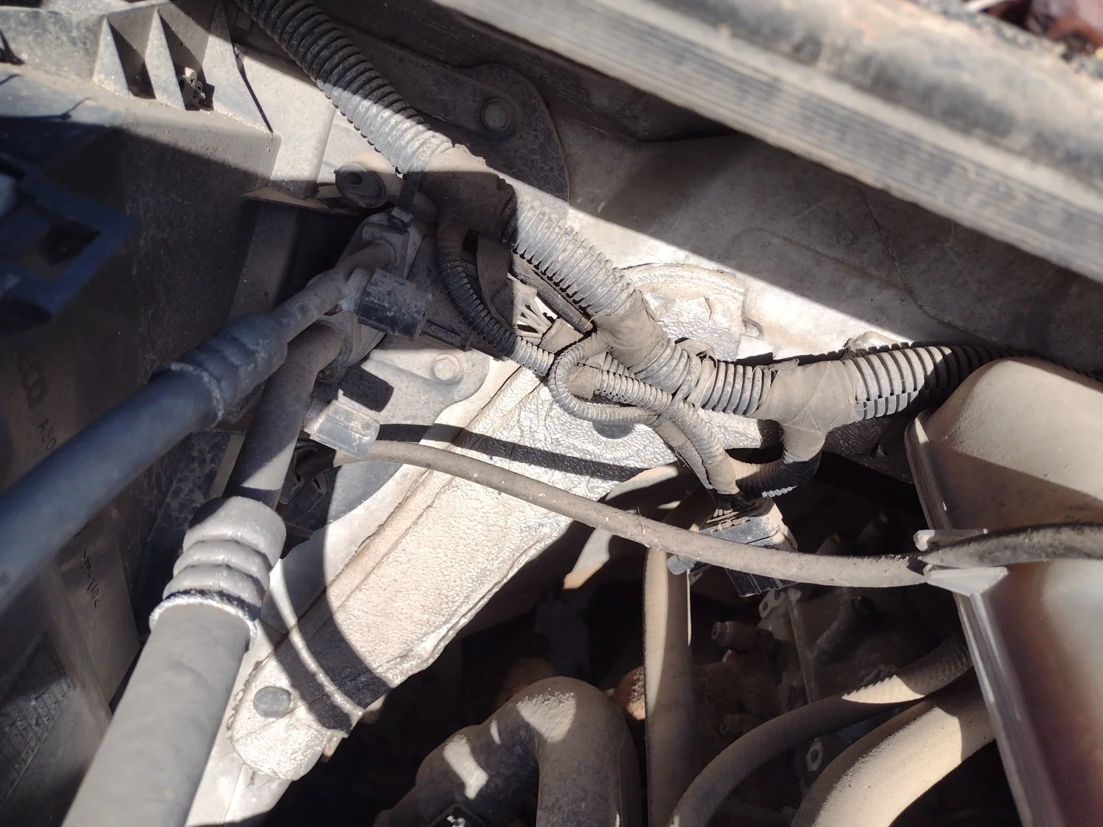 Foto de CABLEADO ELECTRICO IVECO DAILY FURGÓN 2.3 Diesel (97 CV / 71 KW)