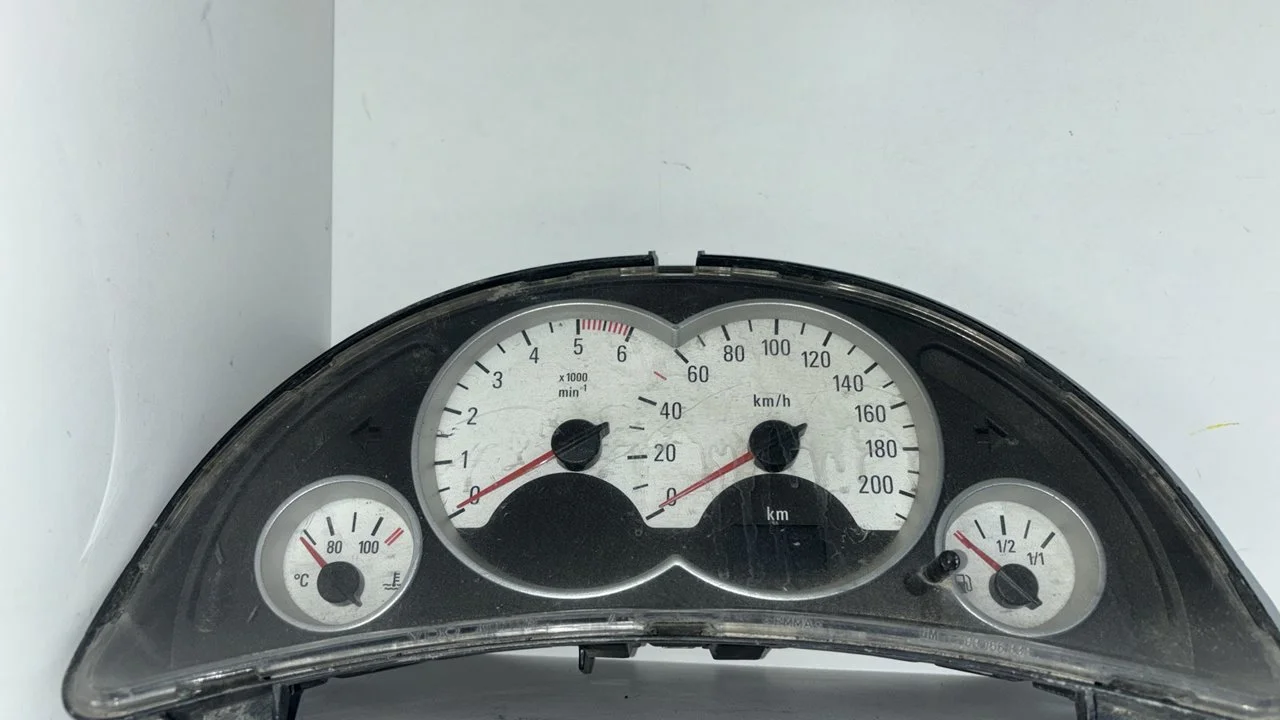 Foto de CUADRO INSTRUMENTOS OPEL CORSA C referencia 13173355WJ