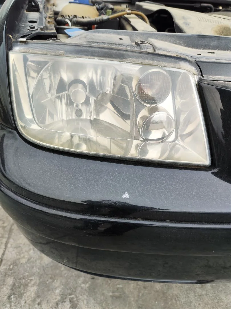 Foto de FARO DERECHO VOLKSWAGEN BORA BERLINA (1J2)(1998) 1.9 TDI (110 CV / 81 KW)