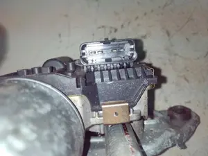 Foto de MOTOR LIMPIA DELANTERO PEUGEOT 5008 referencia 9671062180 foto 4