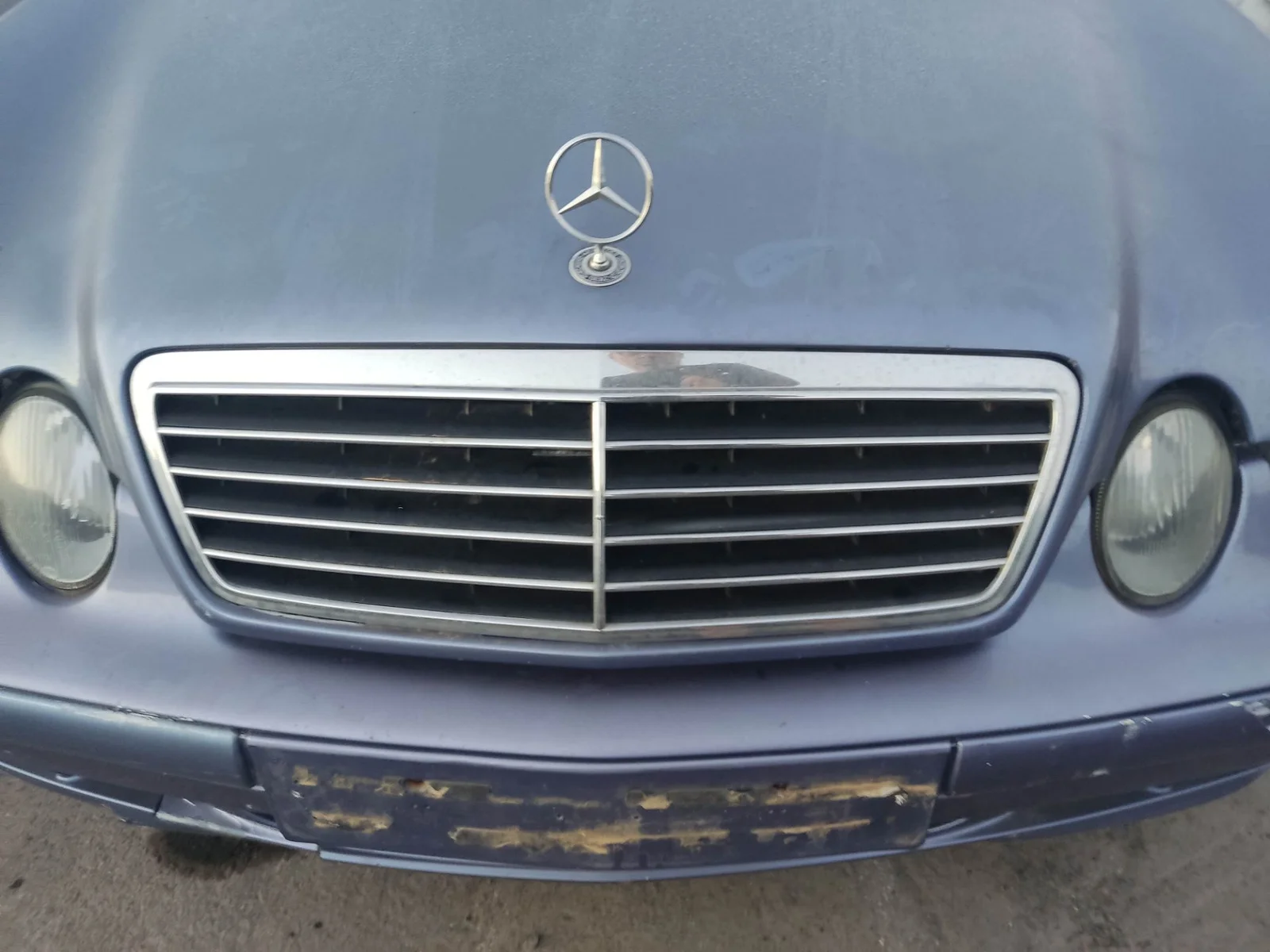 Foto de REJILLA DELANTERA MERCEDES-BENZ CLK (BM 208) CABRIO 3.2 V6 18V CAT (218 CV / 160 KW)