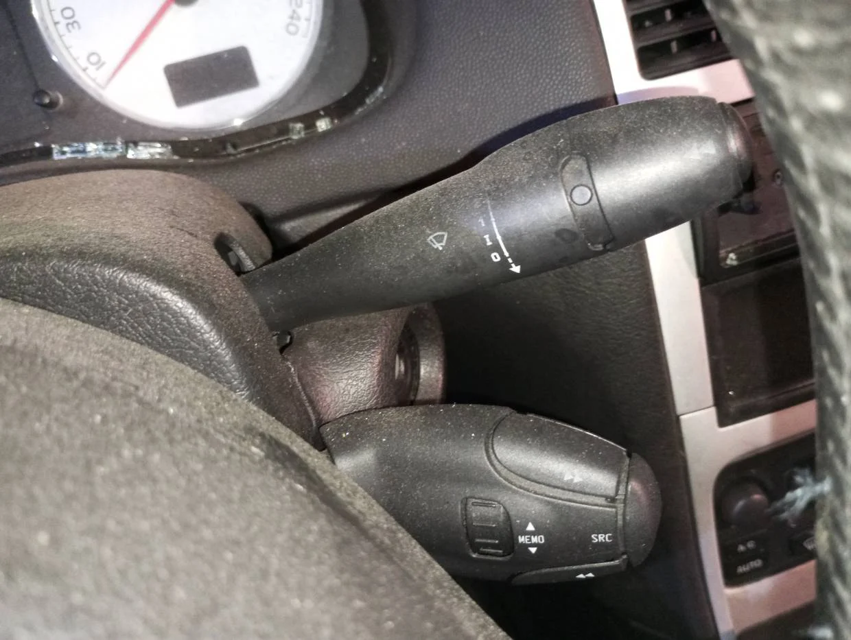 Foto de MANDO MULTIFUNCION PEUGEOT 307 CC CABRIO-COUPÉ (S2)