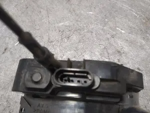 Foto de CERRADURA PUERTA DELANTERA IZQUIERDA RENAULT MEGANE II BERLINA 5P 1.5 dCi Diesel (82 CV / 60 KW) referencia 8200027776 foto 4