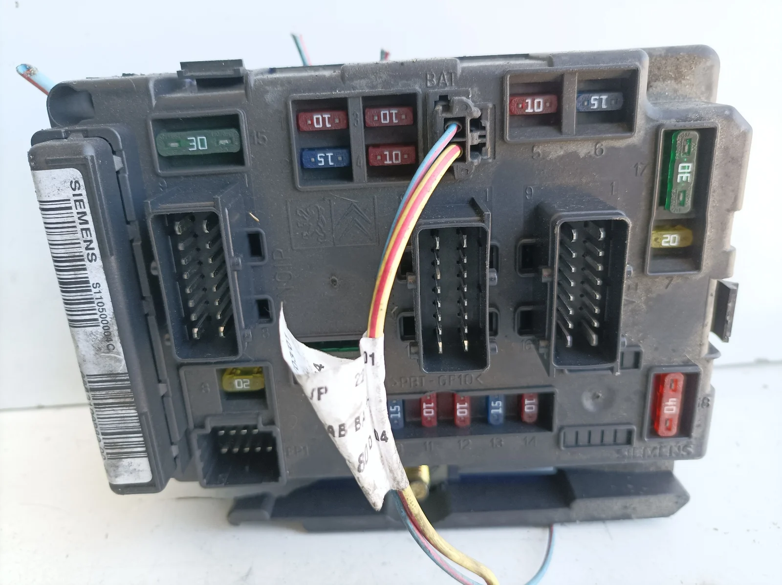 Foto de CAJA RELES / FUSIBLES CITROEN C5 BERLINA referencia 9643100980