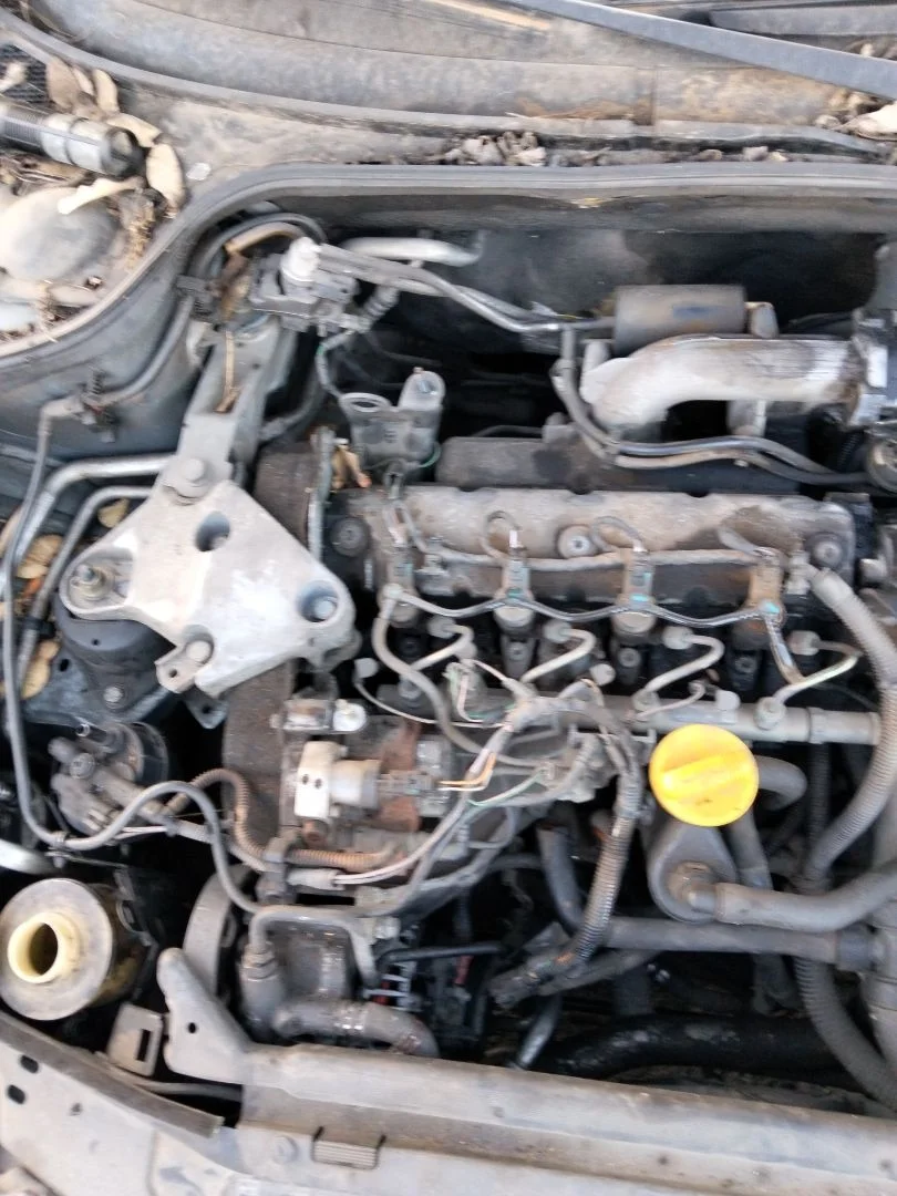 Foto de MOTOR COMPLETO RENAULT LAGUNA II (BG0) 1.9 dCi Diesel CAT (101 CV / 74 KW) referencia F9Q754