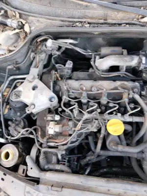 Foto de MOTOR COMPLETO RENAULT LAGUNA II (BG0) 1.9 dCi Diesel CAT (101 CV / 74 KW) referencia F9Q754