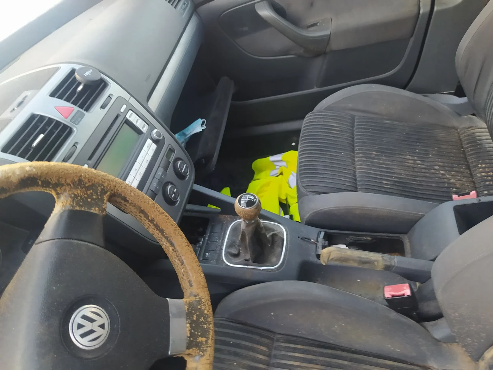 Foto de APOYABRAZOS CENTRAL VOLKSWAGEN GOLF V (1K1)(10.2003) 1.9 TDI (105 CV / 77 KW)
