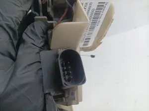 Foto de CERRADURA PUERTA DELANTERA DERECHA VOLKSWAGEN PASSAT BERLINA (3B2) 1.9 TDI (110 CV / 81 KW) referencia 3B0837868 foto 2