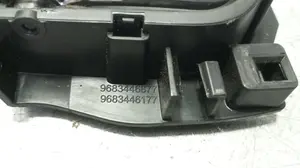 Foto de MANETA INTERIOR TRASERA IZQUIERDA CITROEN C3 1.4 HDi (68 CV / 50 KW) referencia 9683446877 foto 5