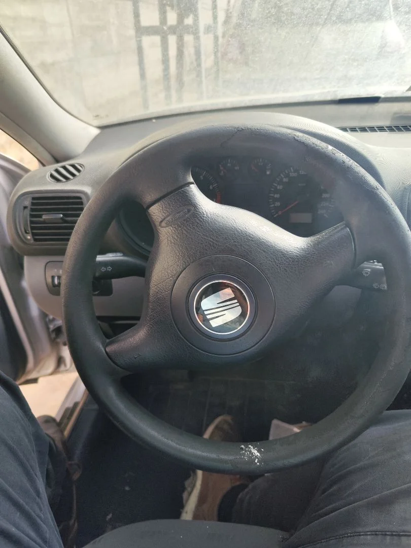 Foto de VOLANTE SEAT LEON (1M1) 1.6 (101 CV / 74 KW) referencia 1M0419091F FKZ