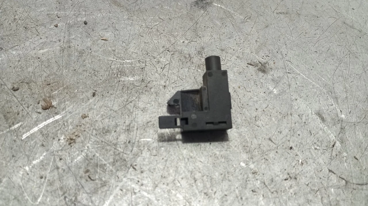 Foto de INTERRUPTOR FORD FOCUS BERLINA (CEW) 1.0 EcoBoost CAT (125 CV / 92 KW) referencia BV6115852AB