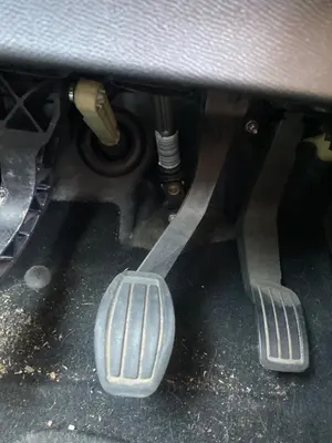 Foto de PEDAL FRENO PEUGEOT 208 (P2) 1.2 PureTech (74 CV / 55 KW)