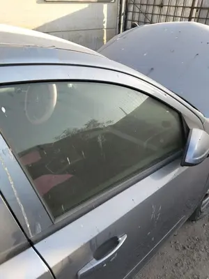 Foto de LUNA DELANTERA DERECHA OPEL ASTRA H BERLINA