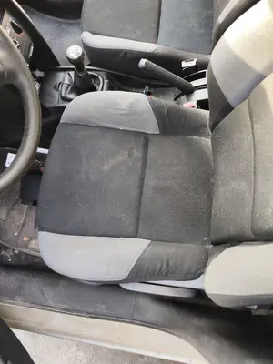 Foto de ASIENTO DELANTERO IZQUIERDO PEUGEOT 207 1.4 HDi (68 CV / 50 KW)