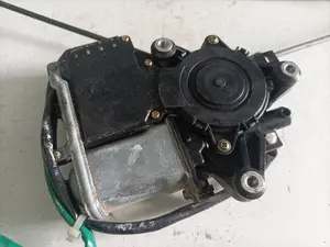 Foto de ELEVALUNAS DELANTERO DERECHO MITSUBISHI GALANT FAMILIAR (EA0) 2.5 V6 24V CAT (163 CV / 120 KW) referencia MR280666 foto 2