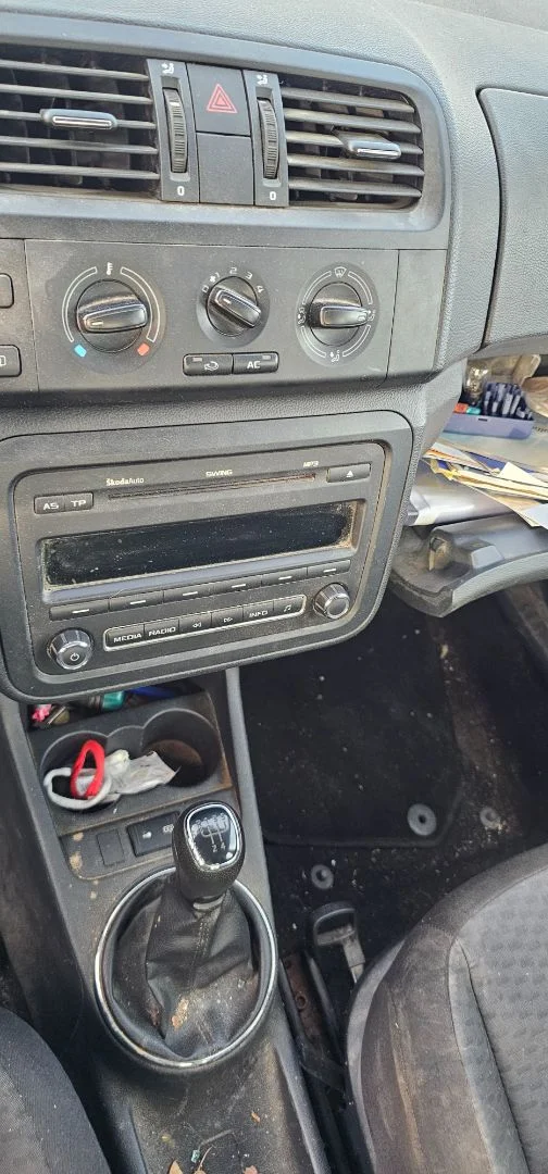 Foto de MANDO CALEFACCION / AIRE ACONDICIONADO SKODA FABIA (5J2) 1.2 (60 CV / 44 KW) referencia 5J0820045E 9B9