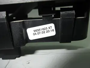 Foto de MANDO ELEVALUNAS DELANTERO DERECHO PEUGEOT 307 BREAK / SW (S1)(04.2002) 2.0 HDi CAT (90 CV / 66 KW) referencia 96351625XT foto 3