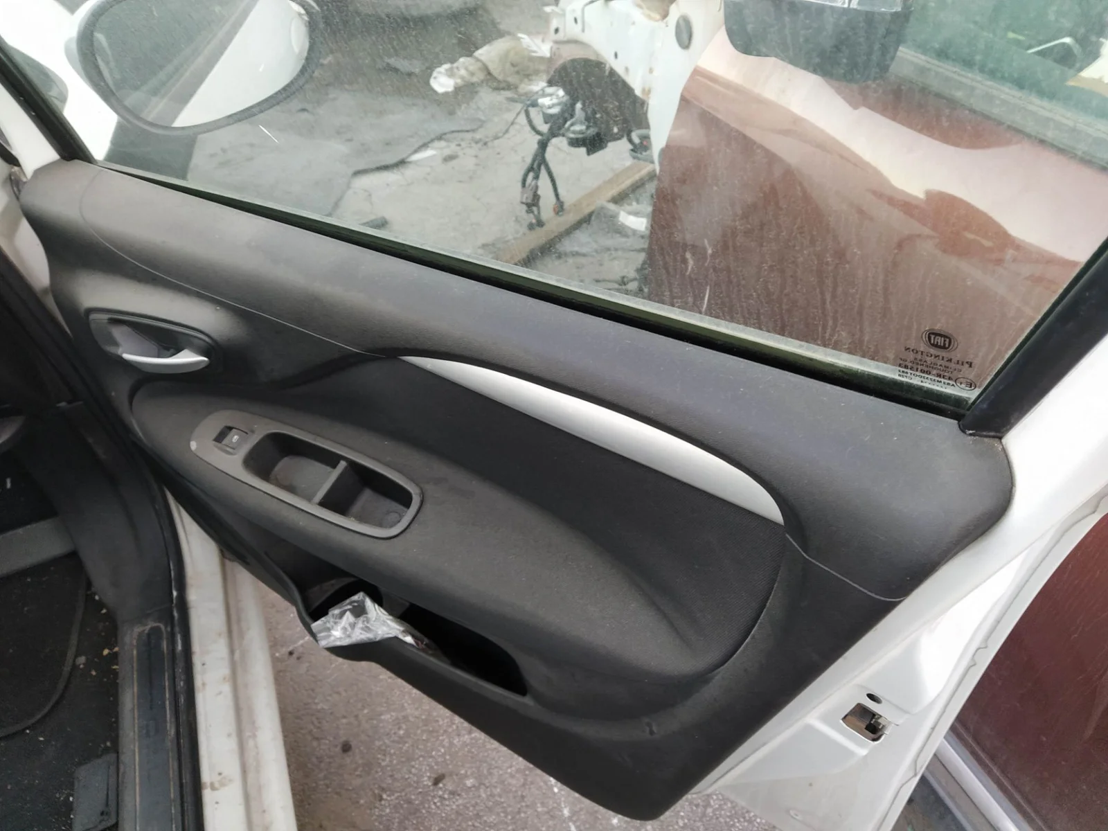 Foto de MANETA INTERIOR DELANTERA DERECHA FIAT III PUNTO (199) 1.4 CAT (78 CV / 57 KW)