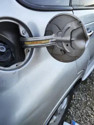 Foto de TAPA EXTERIOR COMBUSTIBLE CHRYSLER PT CRUISER 2.2 CRD CAT (121 CV / 89 KW) foto 2