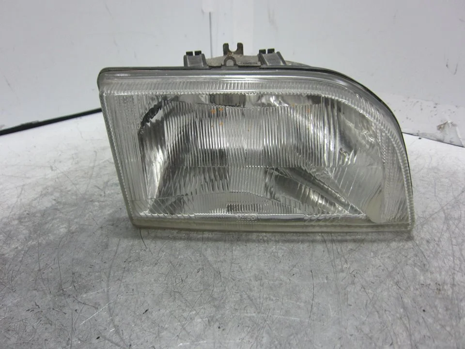 Foto de FARO DERECHO FORD FIESTA BERL./COURIER 1.3 CAT (60 CV / 44 KW) referencia UPM60GF13