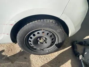 Foto de LLANTA RENAULT CLIO III 1.5 dCi Diesel (68 CV / 50 KW)