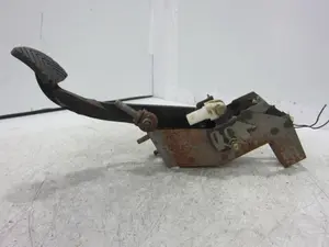 Foto de PEDAL EMBRAGUE MITSUBISHI 3000 GT (Z10) 3.0 Biturbo (286 CV / 210 KW) foto 3
