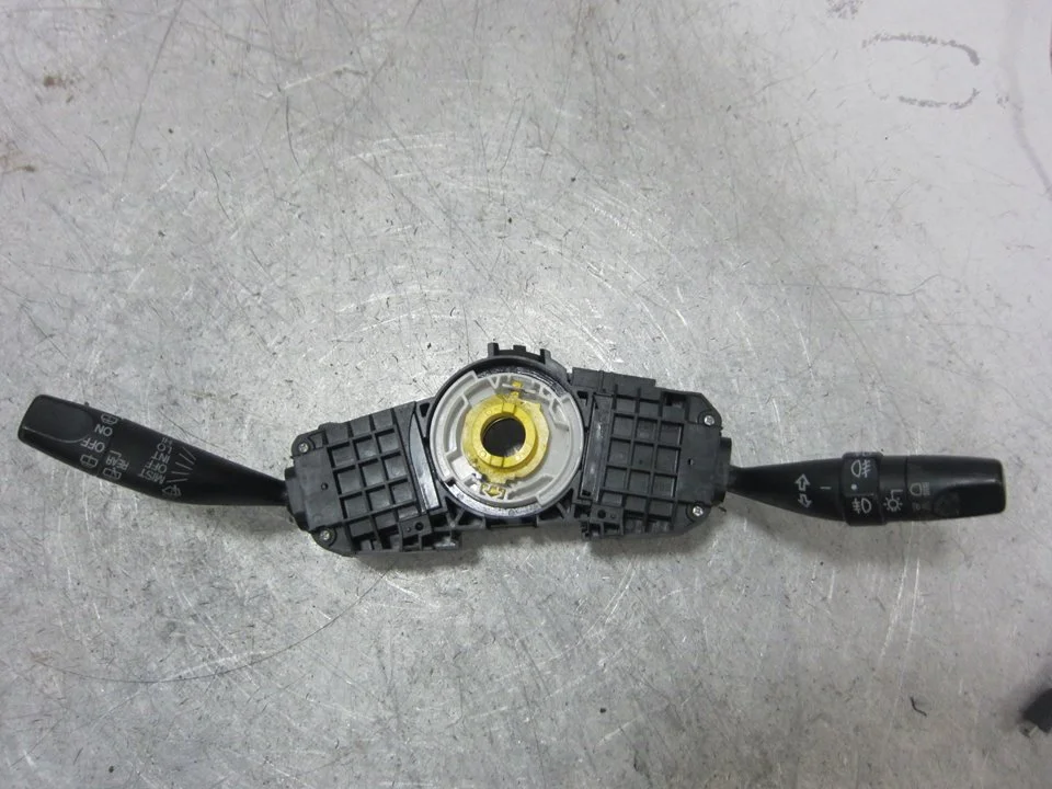 Foto de MANDO MULTIFUNCION HONDA CR-V (RD8) 2.0 VTEC CAT (150 CV / 110 KW) referencia 35250S6EE211M1