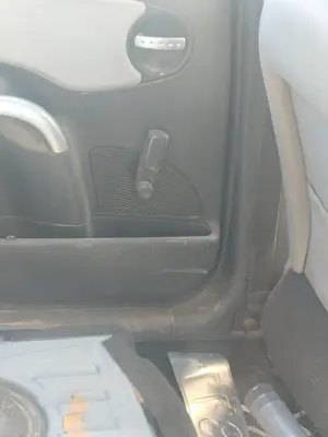 Foto de MANETA ELEVALUNAS TRASERA IZQUIERDA CITROEN C3 1.4  (73 CV / 54 KW)