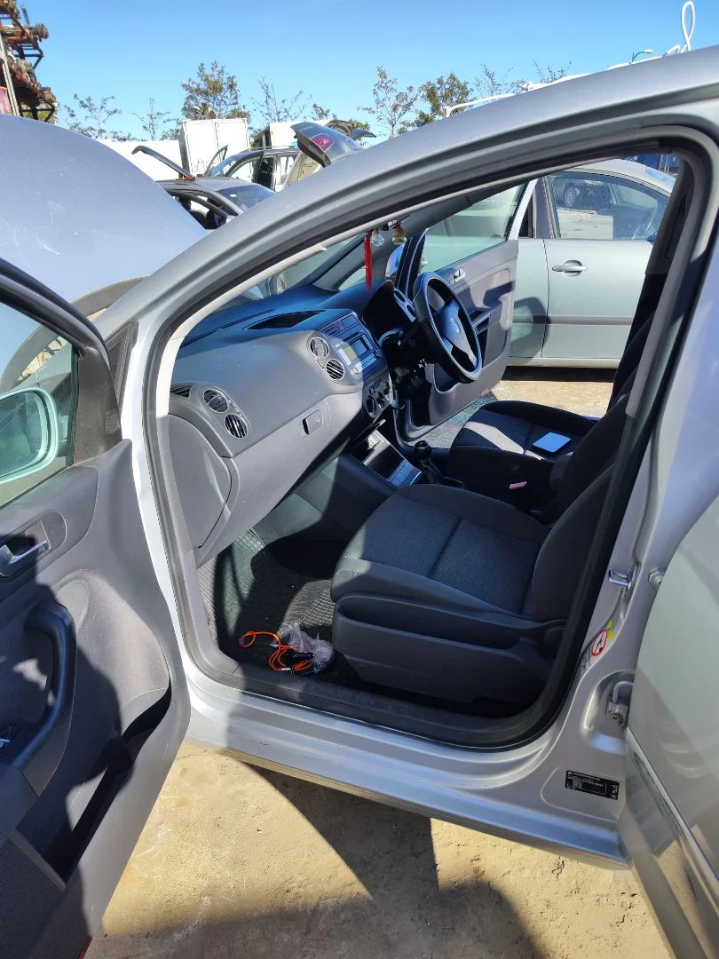 Foto de GOMAS CONTORNO PUERTA VOLKSWAGEN GOLF PLUS V (5M1) 1.9 TDI (105 CV / 77 KW)