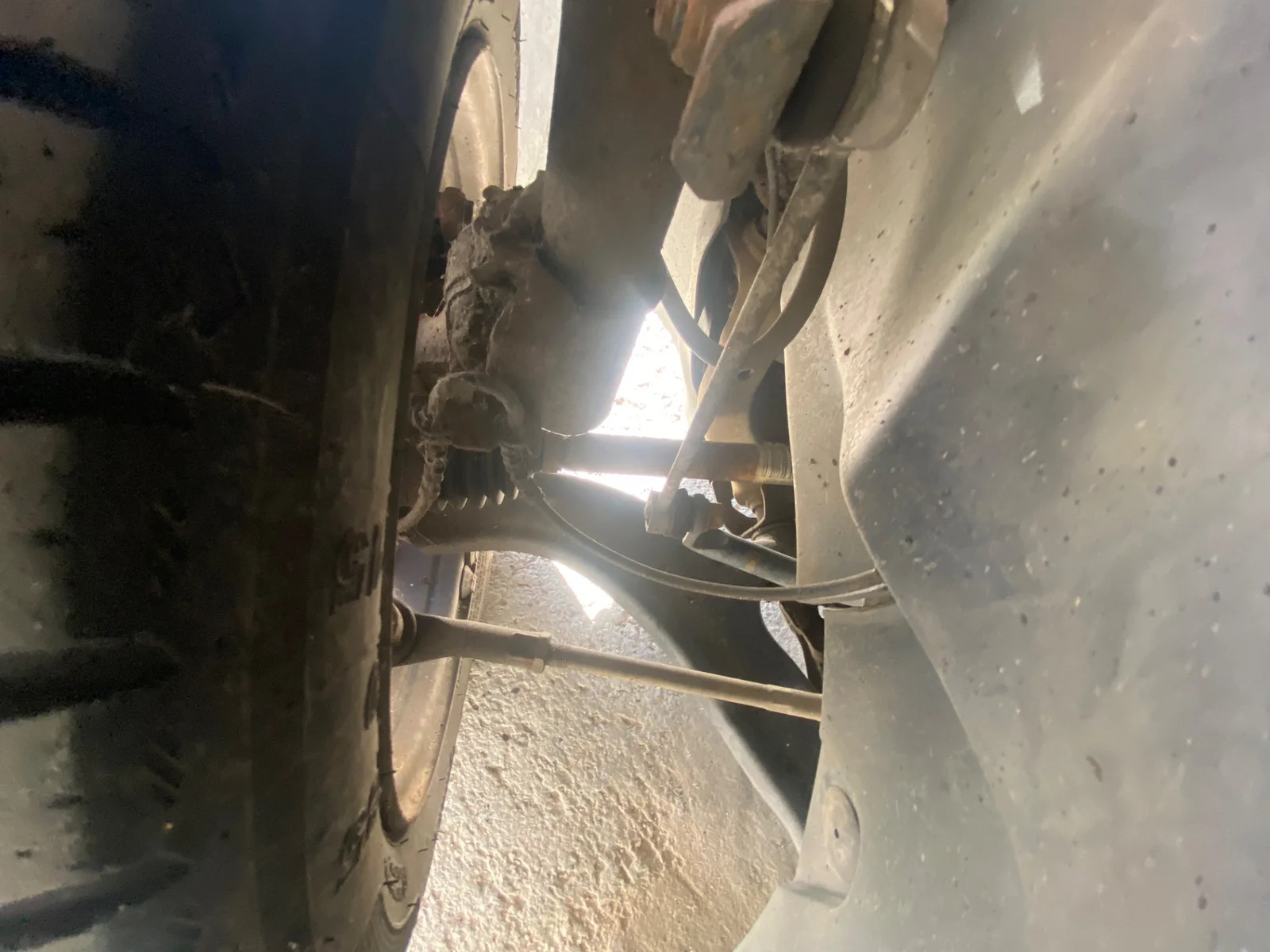 Foto de MANGUETA DELANTERA IZQUIERDA RENAULT CLIO III 1.5 dCi Diesel (68 CV / 50 KW)