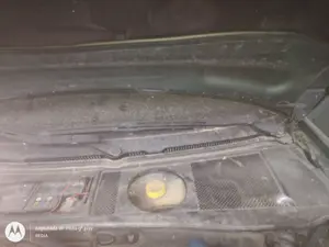 Foto de BRAZO LIMPIA DELANTERO IZQUIERDO AUDI A6 BERLINA (4B2) 1.9 TDI (131 CV / 96 KW)