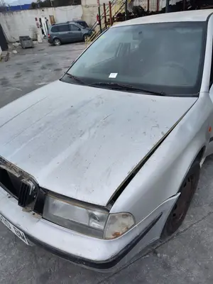 Foto de CAPO SKODA OCTAVIA BERLINA (1U2) 1.9 TDI (90 CV / 66 KW) referencia 1U0823031D foto 2