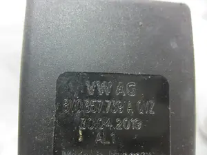 Foto de ENGANCHE CINTURON TRASERO IZQUIERDO VOLKSWAGEN GOLF VII BERLINA (BQ1/BE2) 1.6 TDI (116 CV / 85 KW) referencia 8V0857739A foto 3