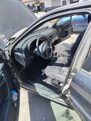 Foto de GOMAS CONTORNO PUERTA CITROEN XSARA BERLINA 2.0 HDi CAT (RHY / DW10TD) (90 CV / 66 KW)