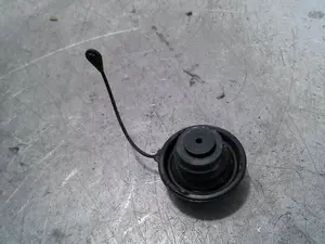 Foto de TAPON COMBUSTIBLE OPEL MERIVA 1.7 16V DTI CAT (Y 17 DT / LR6) (75 CV / 55 KW) referencia 13140958 foto 3
