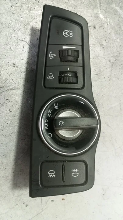 Foto de MANDO LUCES HYUNDAI I40 CW (VF) 1.7 CRDi CAT (141 CV / 104 KW) referencia 933003Z200