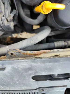 Foto de TUBOS AIRE ACONDICIONADO VOLKSWAGEN POLO IV (9N3) 1.9 TDI (101 CV / 74 KW)