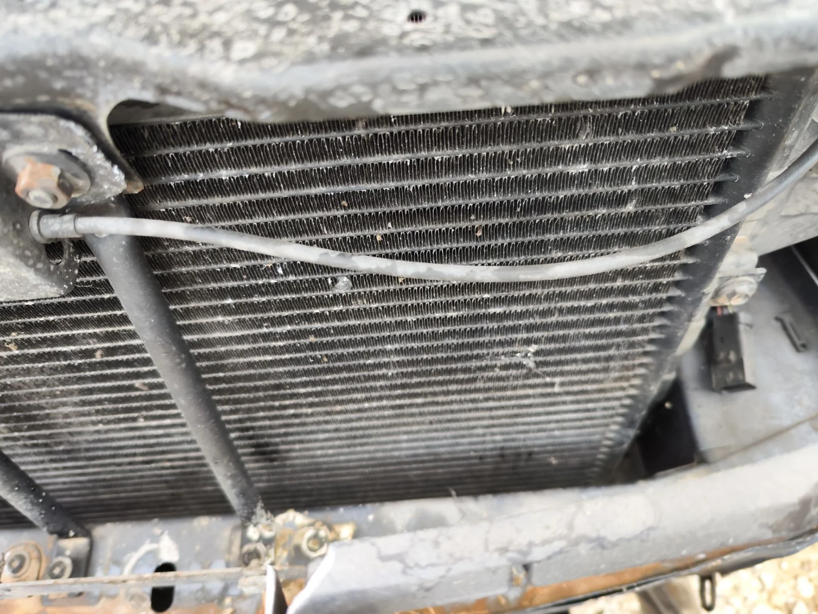 Foto de CONDENSADOR / RADIADOR AIRE ACONDICIONADO JEEP GRAND CHEROKEE (WJ/WG) 4.0 CAT (190 CV / 140 KW)