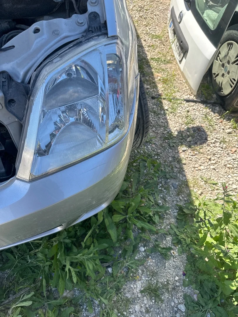 Foto de FARO DERECHO OPEL MERIVA 1.6 16V (101 CV / 74 KW) referencia 93175365