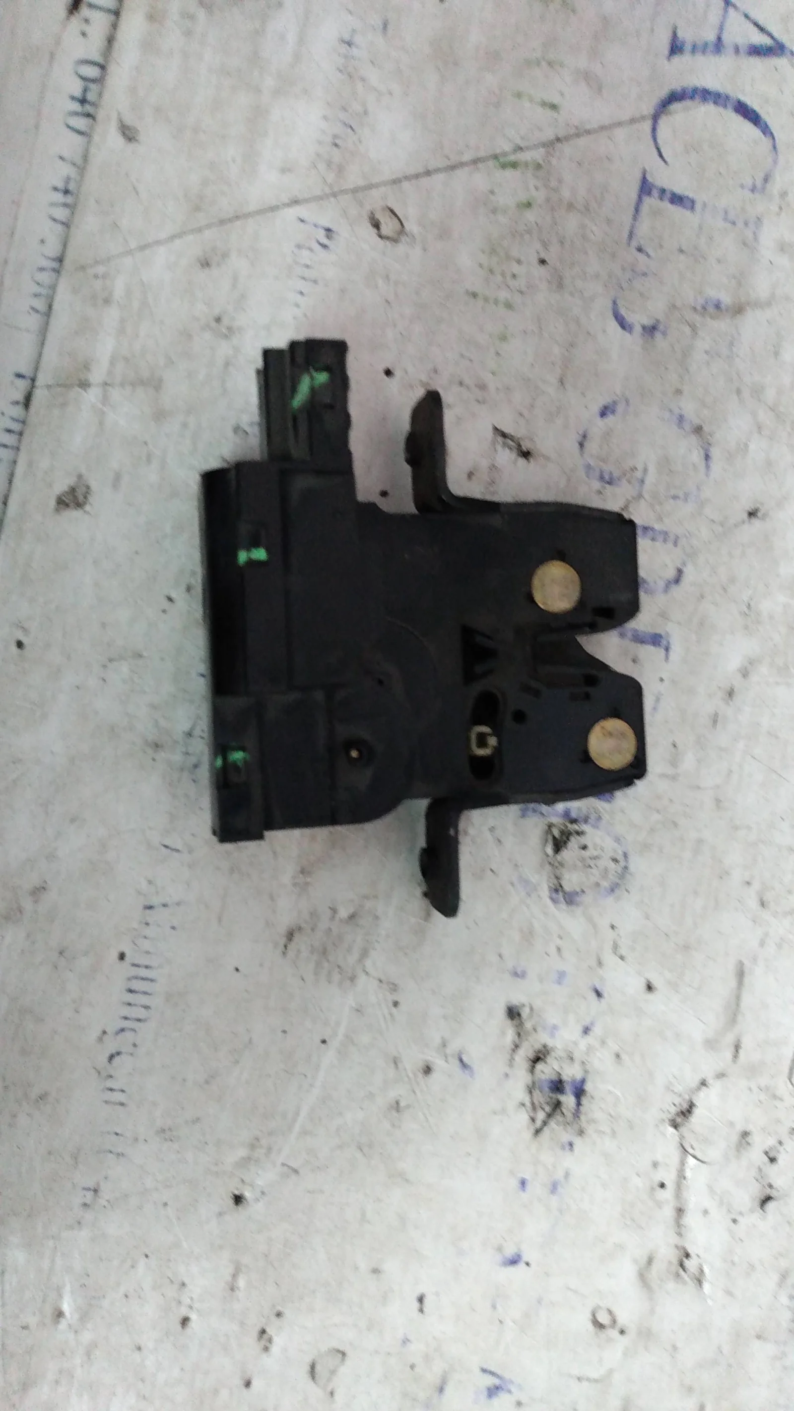 Foto de CERRADURA MALETERO / PORTON RENAULT MEGANE III BERLINA 5P