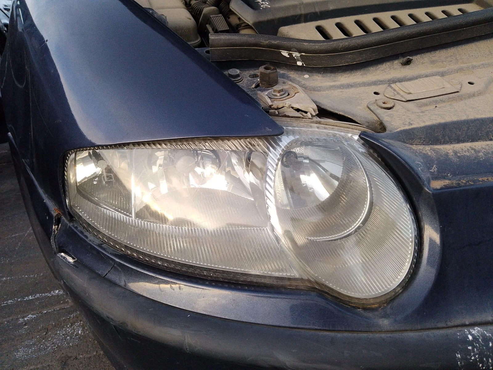 Foto de FARO DERECHO ALFA ROMEO 147 (190) 1.9 JTD CAT (110 CV / 81 KW)