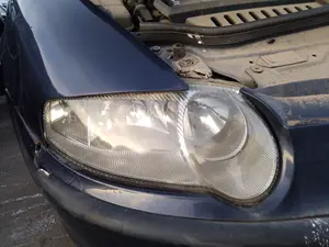Foto de FARO DERECHO ALFA ROMEO 147 (190) 1.9 JTD CAT (110 CV / 81 KW)