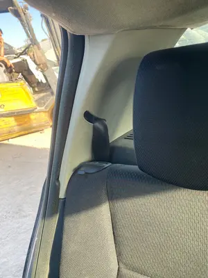 Foto de CINTURON SEGURIDAD TRASERO DERECHO RENAULT CLIO III 1.2 16V (75 CV / 55 KW)