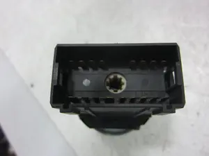 Foto de MANDO LUCES VOLKSWAGEN POLO III BERLINA (6N2) 1.4 16V (75 CV / 55 KW) referencia 1CO941531 foto 4