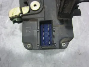 Foto de CERRADURA PUERTA DELANTERA IZQUIERDA OPEL ASTRA G BERLINA 1.6 (75 CV / 55 KW) referencia 90561151 foto 6