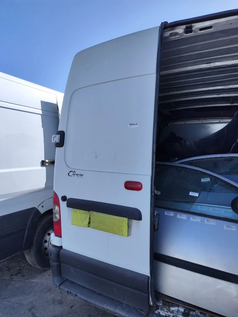 Foto de PORTON TRASERO IZQUIERDO NISSAN INTERSTAR (X70) 2.5 dCi Diesel CAT (114 CV / 84 KW)