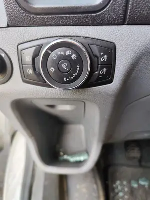 Foto de MANDO LUCES FORD TRANSIT CHASIS CABINA (TTG) 2.0 TDCi CAT (170 CV / 125 KW)