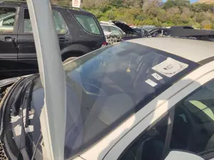 Foto de PARABRISAS PEUGEOT 207 1.6 HDi FAP CAT (9HZ / DV6TED4) (109 CV / 80 KW) referencia 1623573880