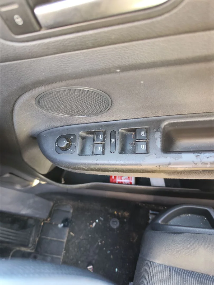 Foto de MANDO ELEVALUNAS DELANTERO DERECHO VOLKSWAGEN GOLF PLUS V (5M1) 1.9 TDI (105 CV / 77 KW)